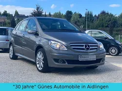 Grau Gebraucht 2006 Mercedes B200 Sport Van / Kleinbus | 4.950 € (Teuer)