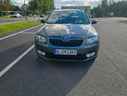 Grau Gebraucht 2014 Skoda Octavia Kombi | 12.500 € (Fairer Preis)