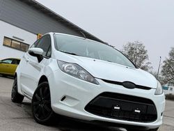 Weiß Gebraucht 2009 Ford Fiesta Kleinwagen | 2.499 €