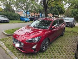 Rot Gebraucht 2019 Ford Focus Titanium Kombi | 17.250 € (Fairer Preis)