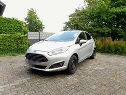 Grau Gebraucht 2016 Ford Fiesta Titanium Kleinwagen | 5.000 € (Fairer Preis)