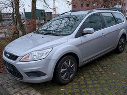 Grau Gebraucht 2010 Ford Focus Kombi | 4.850 € (Etwas zu teuer)