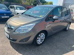 Braun Gebraucht 2012 Opel Meriva Van / Kleinbus | 4.950 € (Fairer Preis)