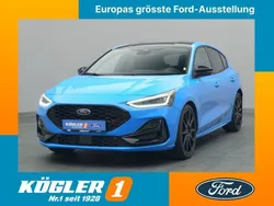 Blau Neu 2025 Ford Focus ST Limousine | 44.470 € (Etwas zu teuer)