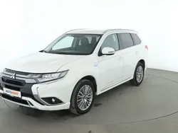 Weiß Gebraucht 2021 Mitsubishi Outlander Spirit SUV | 22.910 €