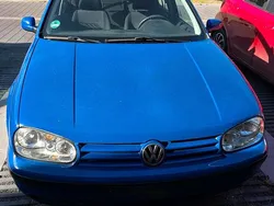 Blau Gebraucht 2000 VW Golf IV Kleinwagen | 1.000 € (Guter Preis)