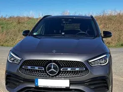 Grau Gebraucht 2022 Mercedes GLA200 AMG line SUV | 34.900 € (Fairer Preis)