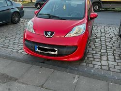 Rot Gebraucht 2007 Peugeot 107 Kleinwagen | 4.200 € (Etwas zu teuer)