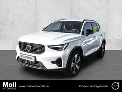 Weiß Gebraucht 2023 Volvo XC40 Plus SUV | 39.900 € (Fairer Preis)