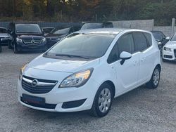 Weiß Gebraucht 2016 Opel Meriva Edition Van / Kleinbus | 8.999 € (Etwas zu teuer)