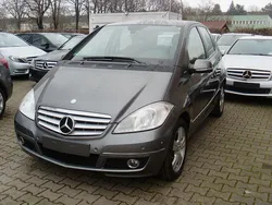 Grau Gebraucht 2009 Mercedes A170 Avantgarde Van / Kleinbus | 7.990 € (Fairer Preis)