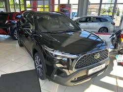 Schwarz Neu 2025 Toyota Corolla Cross Team SUV | 40.890 € (Etwas zu teuer)
