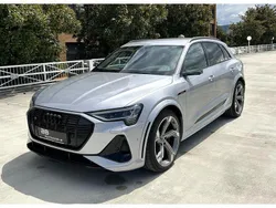 Florettsilber (metallic) Gebraucht 2022 Audi e-tron Ambiente SUV | 46.899 € (Superpreis)