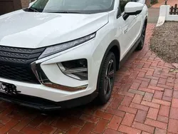 Weiß Gebraucht 2022 Mitsubishi Eclipse Cross Basis SUV | 19.900 €