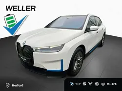 Alpinweiss iii (weiß) Gebraucht 2022 BMW iX Comfort Edition SUV | 41.490 € (Superpreis)