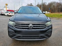 Schwarz Gebraucht 2024 VW Tiguan Allspace SUV | 34.400 € (Fairer Preis)