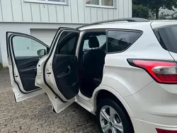 Weiß Gebraucht 2018 Ford Kuga ST-Line SUV | 20.000 €