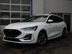 Weiß Neu 2024 Ford Focus ST-Line Limousine | 29.960 € (Etwas zu teuer)