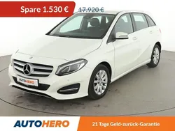 Weiß Gebraucht 2015 Mercedes B180 Style Van / Kleinbus | 16.390 € (Fairer Preis)