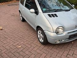 Silber Gebraucht 2003 Renault Twingo Kleinwagen | 1.700 €