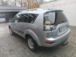 Grau Gebraucht 2008 Mitsubishi Outlander SUV | 4.900 €