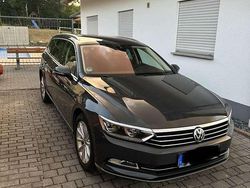 Grau Gebraucht 2019 VW Passat Highline Kombi | 22.000 € (Etwas zu teuer)