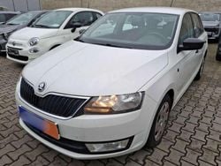 Bila candy/candyweiss Gebraucht 2015 Skoda Rapid Cool Edition Kombi | 6.990 € (Guter Preis)