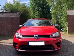 Rot Gebraucht 2014 VW Golf VII Kleinwagen | 17.850 €