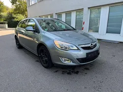 Grau Gebraucht 2011 Opel Astra Kombi | 2.649 € (Guter Preis)