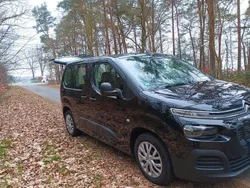 Schwarz Gebraucht 2021 Citroën Berlingo Live Van / Kleinbus | 16.800 € (Fairer Preis)