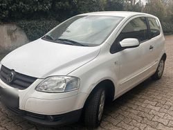 Weiß Gebraucht 2010 VW Fox Kleinwagen | 1.400 €