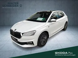Moonweiss metallic Gebraucht 2024 Skoda Fabia Selection Limousine | 22.950 € (Fairer Preis)