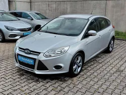 Silber Gebraucht 2014 Ford Focus Trend Limousine | 3.200 € (Superpreis)