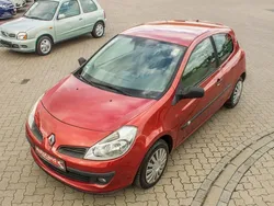 Rot Gebraucht 2005 Renault Clio II Authentique Kleinwagen | 699 € (Fairer Preis)