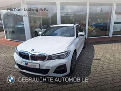 Alpinweiss iii Gebraucht 2022 BMW 320e M Sport Kombi | 21.480 € (Fairer Preis)