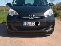 Schwarz Gebraucht 2013 Toyota Verso-S Life Van / Kleinbus | 6.700 € (Fairer Preis)