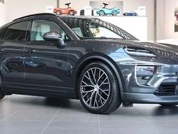 Grau Neu 2025 Porsche Macan 4 Electric SUV | 88.900 €
