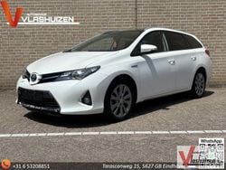 Weiß Gebraucht 2013 Toyota Auris Touring Sports Executive Kombi | 5.700 €