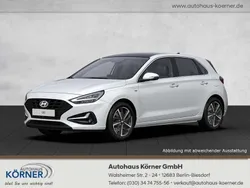 Weiss Gebraucht 2024 Hyundai i30 Advantage Limousine | 21.995 € (Fairer Preis)