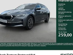 Grau Gebraucht 2024 Skoda Octavia Selection Kombi | 29.855 € (Guter Preis)