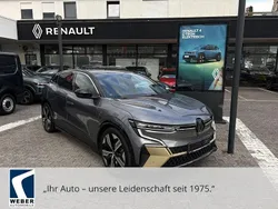 Grau Gebraucht 2022 Renault Mégane Iconic Limousine | 26.970 € (Fairer Preis)