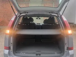Grau Gebraucht 2005 Opel Meriva Van / Kleinbus | 999 € (Superpreis)
