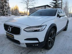 Weiß Gebraucht 2018 Volvo V90 CC Kombi | 29.990 €