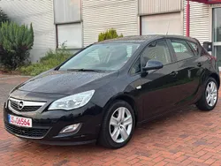 Schwarz Gebraucht 2010 Opel Astra Limousine | 5.880 € (Etwas zu teuer)