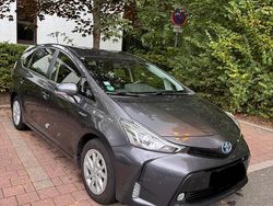 Grau Gebraucht 2017 Toyota Prius+ Van / Kleinbus | 15.950 € (Guter Preis)