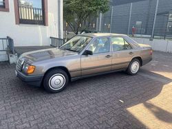Gebraucht 1988 Mercedes E200 Limousine | 6.499 €