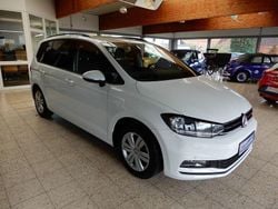 Weiß Gebraucht 2016 VW Touran Van / Kleinbus | 12.980 € (Guter Preis)