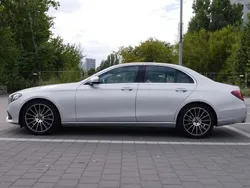 Silber Gebraucht 2018 Mercedes E200 Avantgarde Limousine | 27.490 € (Guter Preis)