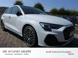 Gletscherweiß metallic Gebraucht 2024 Audi A3 S-Line Limousine | 43.866 €