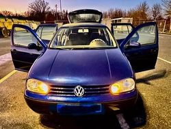Blau Gebraucht 1999 VW Golf IV Kleinwagen | 1.900 € (Teuer)